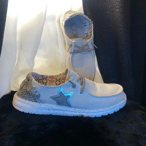 Hey dudes, women’s shoes size 6 1/2